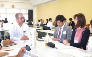 大谷大学地域社会学部の学生とセッション！～東地区会9月例会～